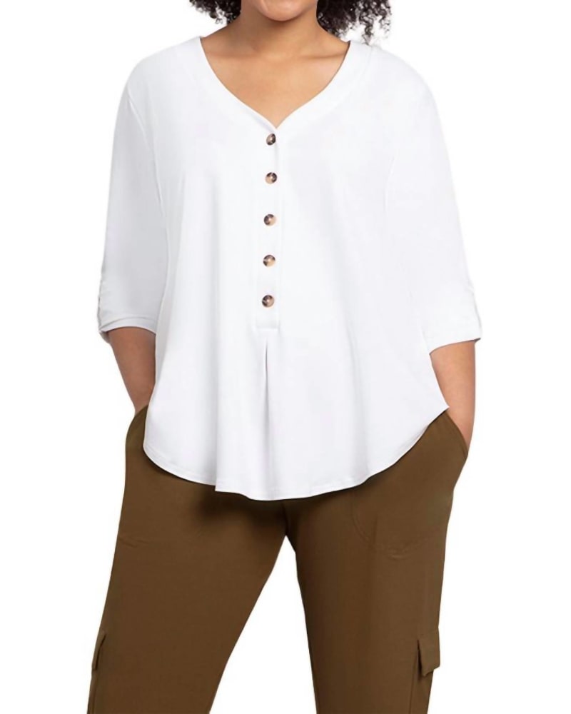 Front of a model wearing a size 12 Sympli Henley 3/4 Slv in White in White by Sympli. | dia_product_style_image_id:326905
